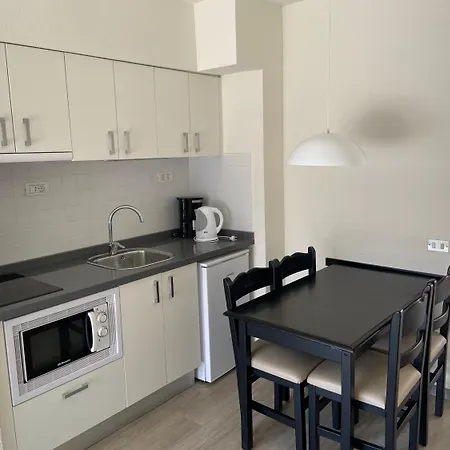 Hg Cristian Sur Apartamento Los Cristianos (Tenerife)